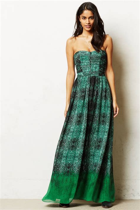 Anthropologie green dress - Nuuly. Customers can experience the NUULY brand in multiple ways. First, through Nuuly Rent, our women's clothing subscription, which offers 1000s of styles from more than 300 designer and contemporary brands, including Free People, Urban Outfitters and Anthropologie. They can also buy and sell women's, mens and kids clothing, …